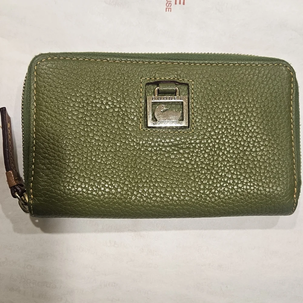 Dooney & Bourke Pebbled Leather Zip Wallet - EUC - Picture 8 of 9